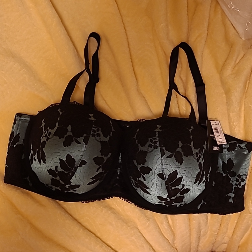Torrid Strapless   bra